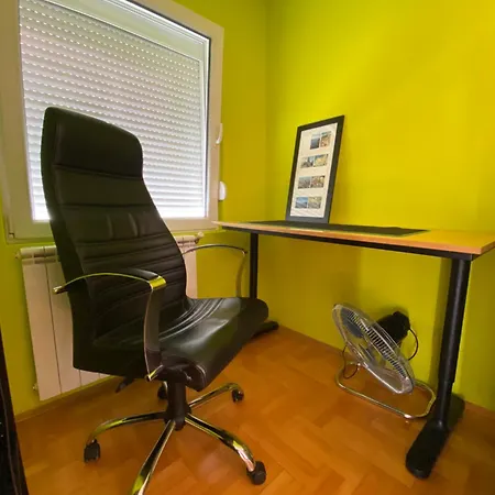 Apartmán Comfy Apartment, Office Space, Freeparking